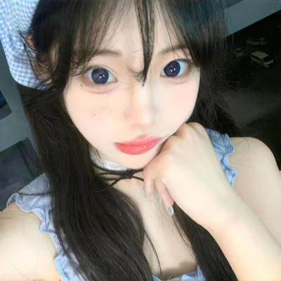 "女毕业生"